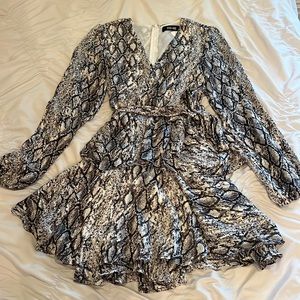 Long sleeve long cut mini dress